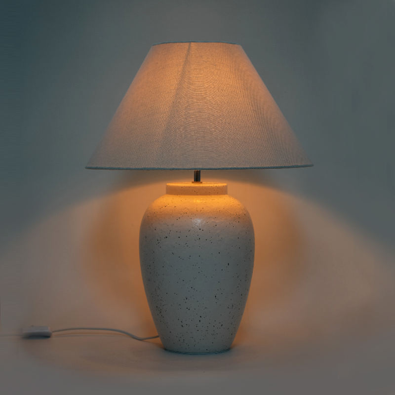 Nostalgická keramická stolová lampa