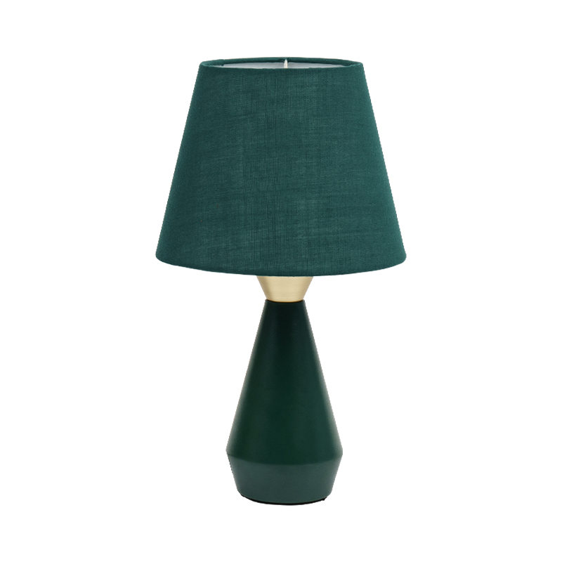 Retro európska kovová nočná lampa