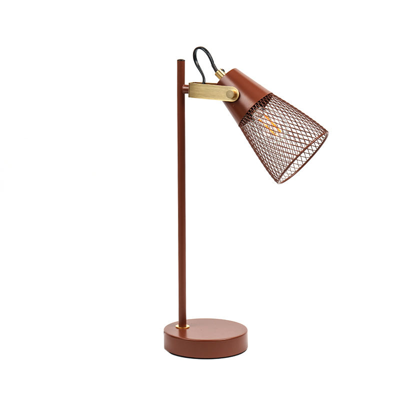 Hotelová spálňa kovová dutá železná stolová lampa