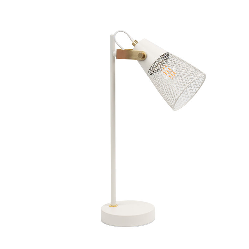 Hotelová spálňa kovová dutá železná stolová lampa
