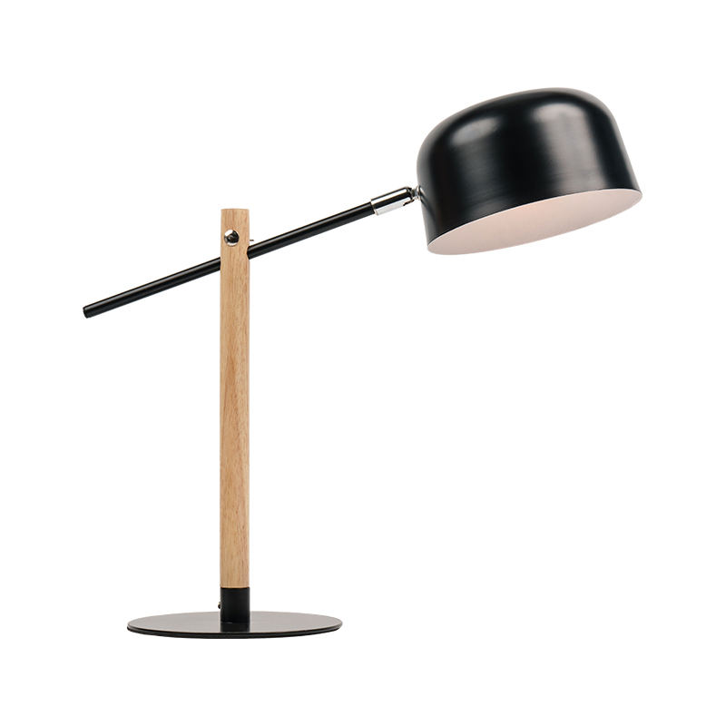 Stolová lampa na čítanie v kancelárii
