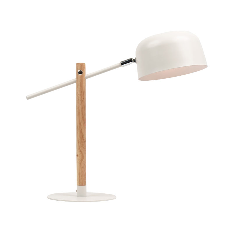 Stolová lampa na čítanie v kancelárii