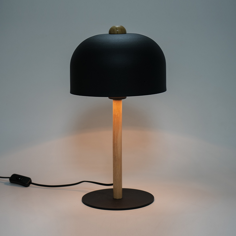 Nordická retro dekoratívna stolová lampa