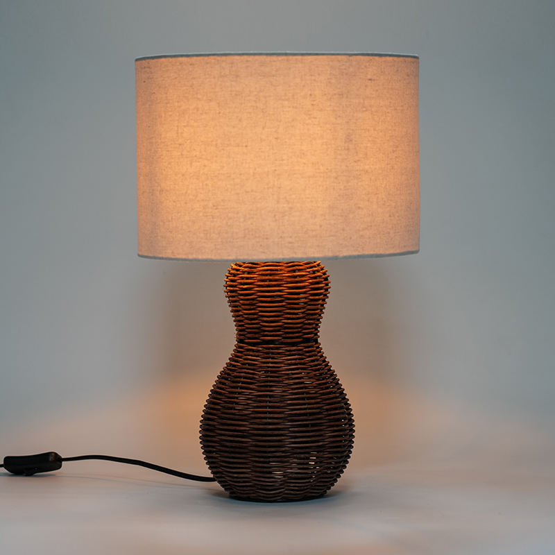 Ručne vyrábaná ratanová umelecká stolová lampa