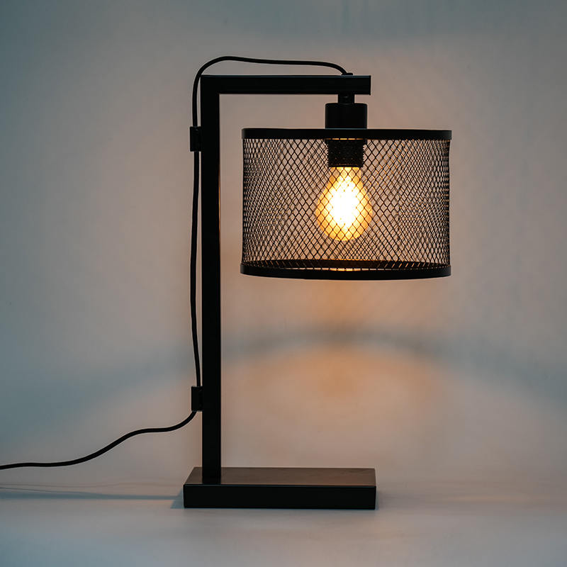 Kované železo dekoratívne stolová lampa