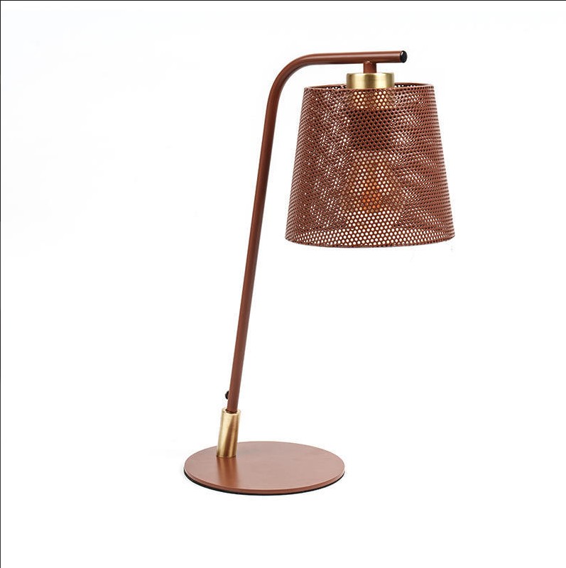 Ako železná stolová lampa pozdvihne moderné domáce osvetlenie?